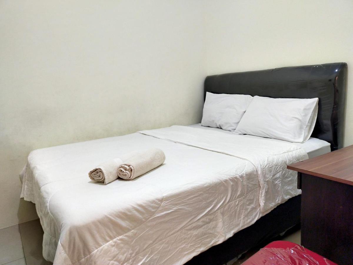 Homestay Danesti Syariah Near Bandara Sultan Hasanuddin Makassar Exterior photo